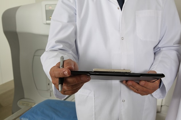 Yapılan araştırmalar doktorların bile kadın hastalarının sağlık konusundaki endişelerini erkek hastalarından daha az ciddiye aldığını ortaya koyuyor.