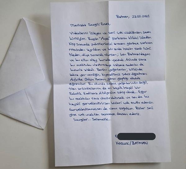 Geçtiğimiz günlerde Batur kişisel Twitter hesabından 'Hayatımın en anlamlı günüydü...' diyerek kendisine gelen bir mektubu paylaştı.