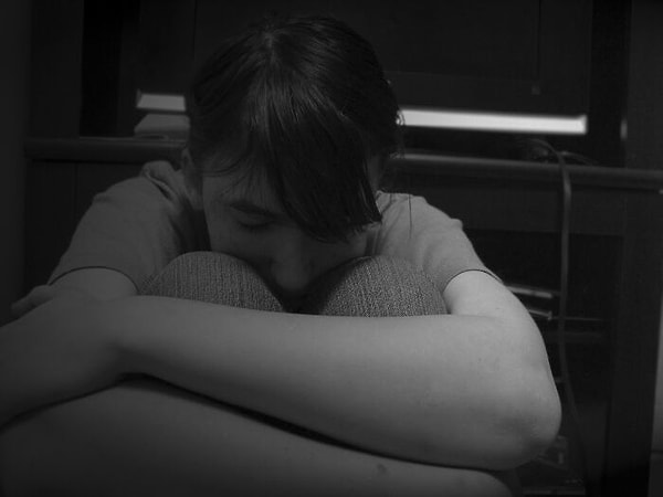 2. Что бы вы ни планировали и как бы вы не хотели своего ребенка, послеродовая депрессия может случиться с вами, и это очень и очень реально. Это не то, что вы можете контролировать. Гормоны - очень изменчивы. Партнеры молодых мам, пожалуйста, обратите пристальное внимание к ним. Если есть возможность, обратитесь к специалистам за помощью. Не пытайтесь выдержать/пережить это