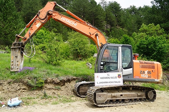 Resmi Görev Süsüyle Define Avına Çıktılar: 'Bal Dudaklarıyla Bizi Kandırdılar'