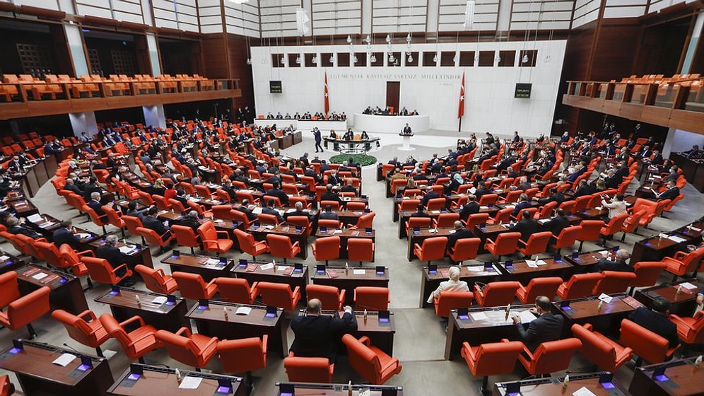 Saygı Öztürk: Milletvekilinin Eşinin Yükselişini Yazmak Suç mu?