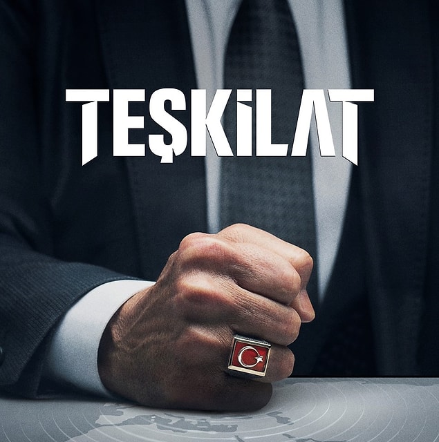 Twitter kullanıcıları şimdi de buradaki yüzükleri ve yüzüklere biçilen fiyatları görerek tepkisini esirgemedi.