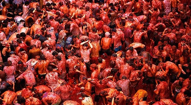 2. İspanya (La Tomatina)