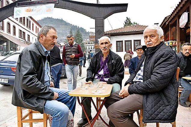 Ayrıca yalnızca şehrin dokusu değil aynı zamanda esnafın ekonomik nedenlerden dolayı da pek çok çekincesi vardı.