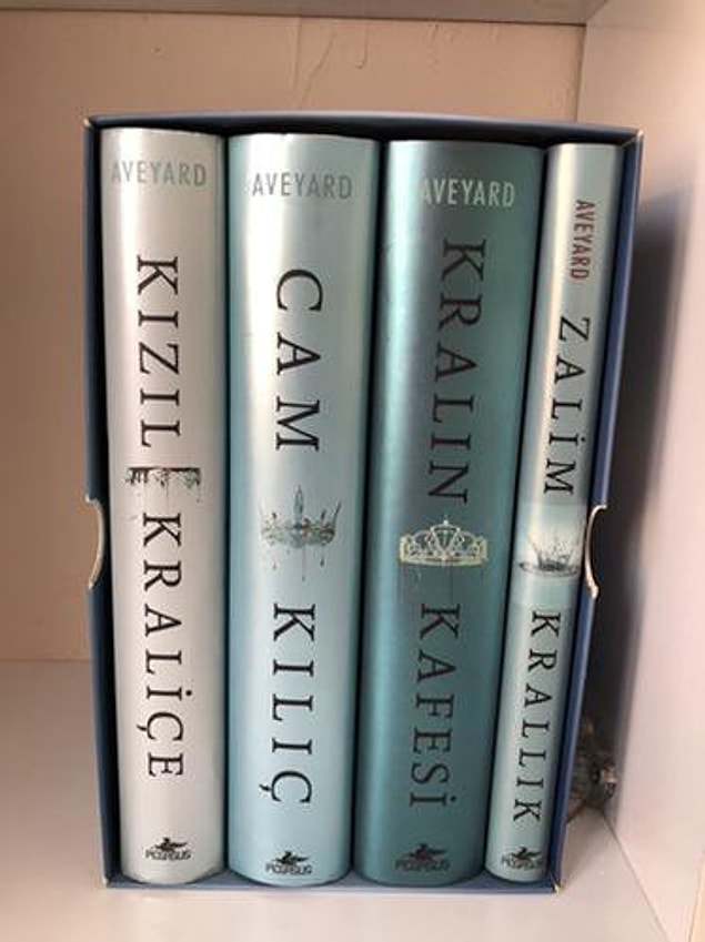 7. Kızıl Kraliçe - Victoria Aveyard