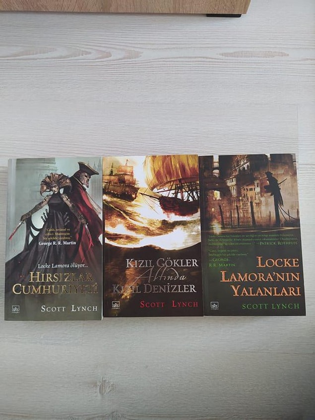 9. Centilmen Piç - Scott Lynch