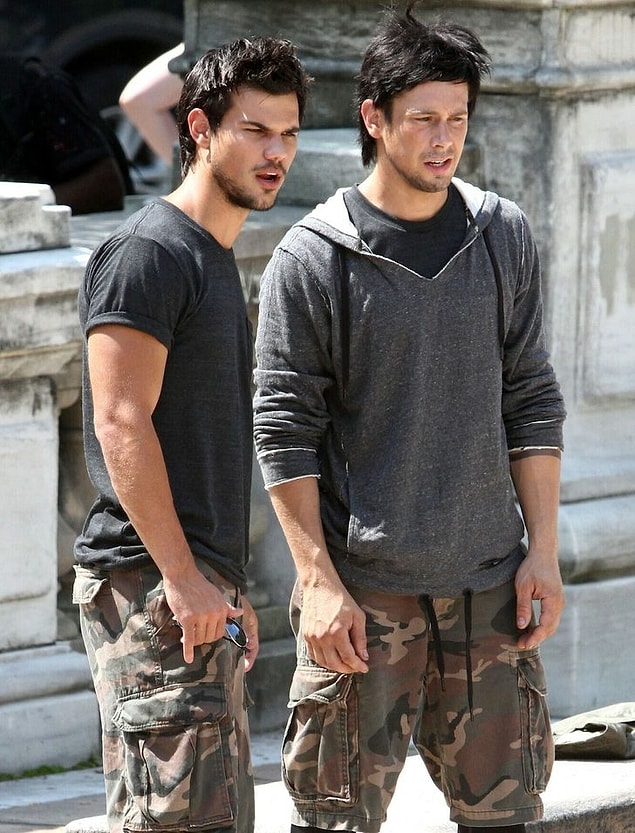 11. Taylor Lautner ve dublörü, bir sürü karmaşık aksiyon sahnesini çekerken nefes nefese kaldılar sanırım.