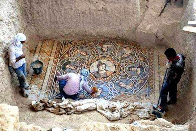 3. Ülkemizde tesadüfen keşfedilen 2000 yıllık Antik Yunan mozaiği: