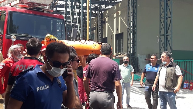 Açıklamada, bölgeden 5 işçinin kaçmayı başardığı, Hasdemir'in alevlerin arasından çıkamadığı bildirildi.