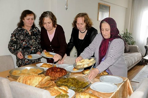 Annesi ile Altın Gününe Giden Her Çocuğun Şahit Olduğu Birbirinden Absürt Durumlar