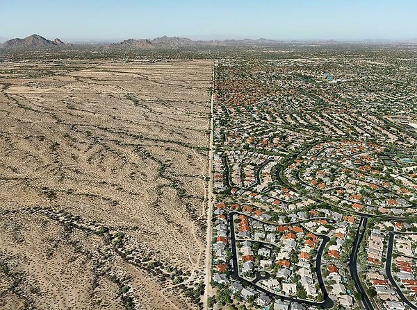 10. До и после превращения пустыни в бездушный пригород