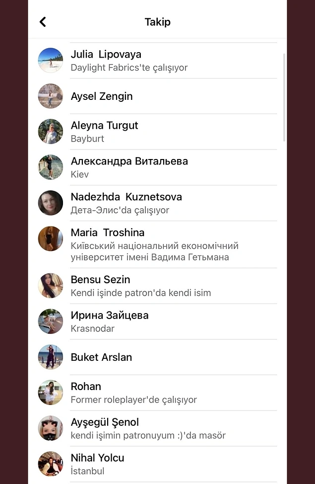 Meğerse Orta Çağ'dan kalma yaşlı ahlak satıcısı Facebook'tan eskort hesaplarını takip ediyormuş.