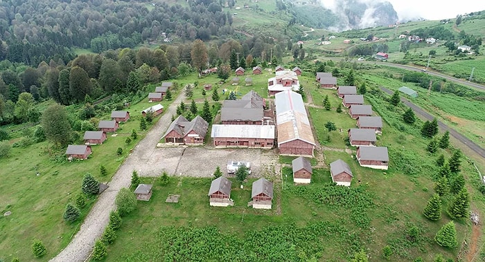 Karadeniz'in ilk 'Yaylakent' Projesi Yıkılmaya Başladı: 'Turizme Kazandırılsın, Çürümeye Bırakılmasın'