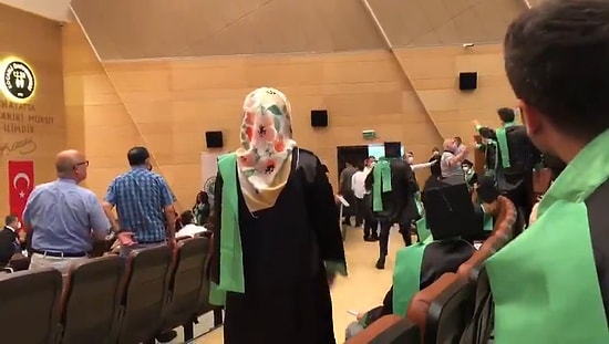 Tıp Fakültesi Mezuniyet Töreninde 'Madımak' Gerginliği: Güvenlik Görevlileri Öğrencilere Müdahale Etti