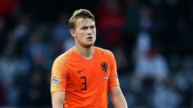 3. Güçlü fiziği, enerjisi ve yeteneği ile Juventus'un göz bebeği de Ligt!