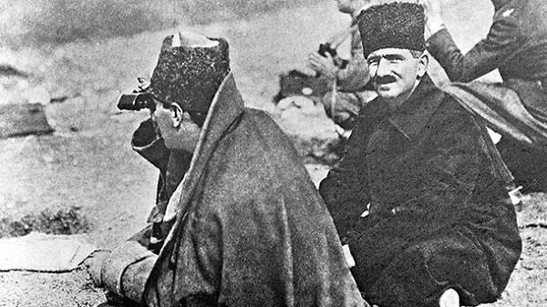 2. Meşrutiyet'in ilanından sonra Selanik'te öğretmen subay olarak görev almaya başlayan Bozok ile Mustafa Kemal'in yolları burada yeniden birleşti...