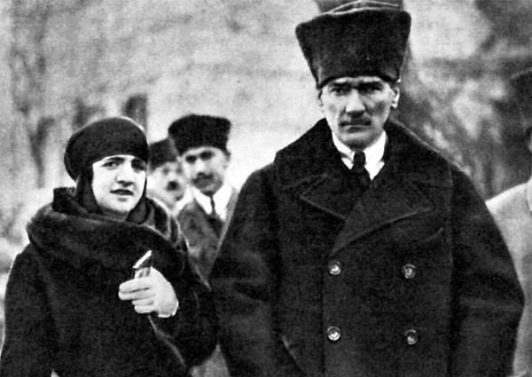Bozok, nikah şahidi olduğu Atatürk'ün Latife Hanım'la evlenmesine de evliliklerini sürdürmesine de oldukça fazla yardımcı olmuştu.