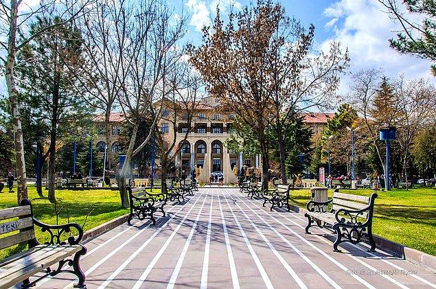 Ankara Hacı Bayram Veli Üniversitesi 2020-2021 Taban Puanları ve Başarı Sıralamaları