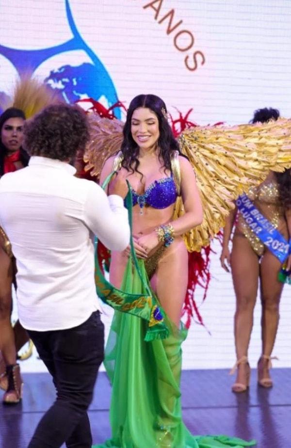 Sao Paulo'da gerçekleşen ödül töreninde birinciliği alan Lunna 23 yaşında.