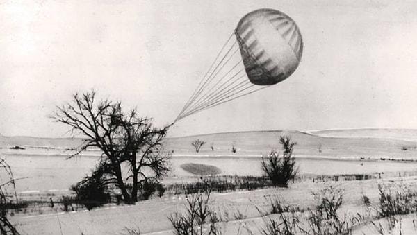 18. 1945'te Japonya tarafından bir balon bombası Oregon'a indirildi.