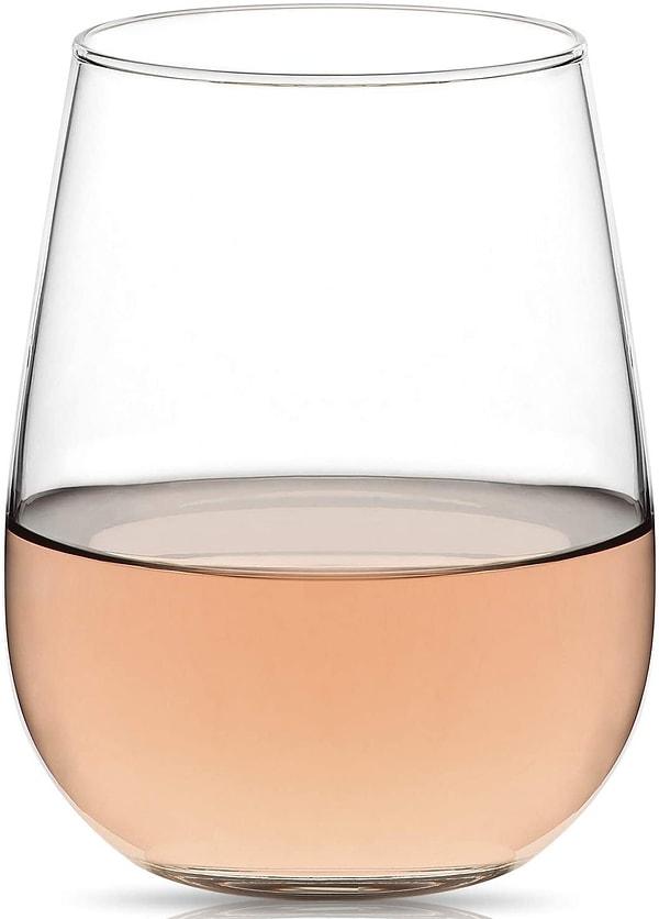 16. Lav 6'lı su bardağı setini modern bir şarap bardağı olarak da değerlendirebilirsiniz.