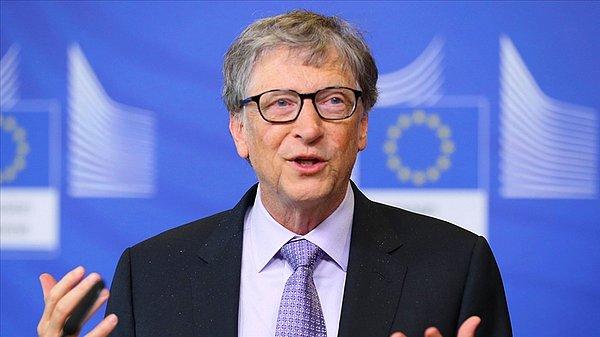 "Bill Gates insanlara mikroçip takmak için bu virüsü yarattı.", "Davos Ekonomi Zirvesi'nde planladılar." , "Virüs uzaylılar tarafından bilerek getirildi." , "Koronavirüs, Çin'in ekonomisini çökertmek için laboratuvarda üretildi." derken deli saçması fikirlere insanlar inanmaya başladı.