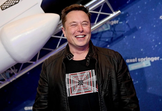 Projenin ana amaçlarından biri Elon Musk ile savaşmak.