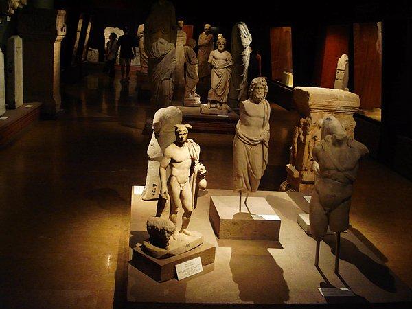6. Müzeleri ve antik kentleri doyasıya gezmek