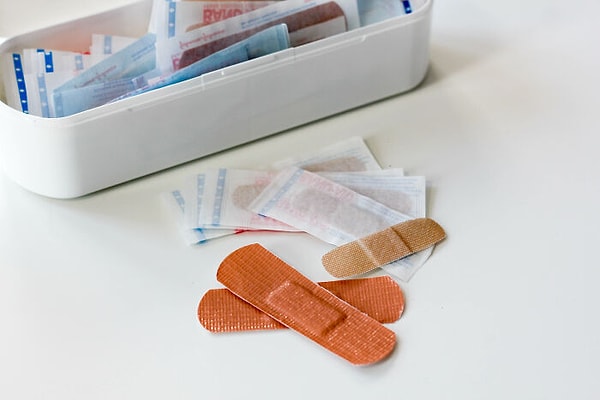 16. Моя дочь верила, что пластыри излечивают все болезни. И однажды у нее зааболел живот, я поставила пластырь ей на живот, и она почувствовала себя лучше. Сила самовнушения!