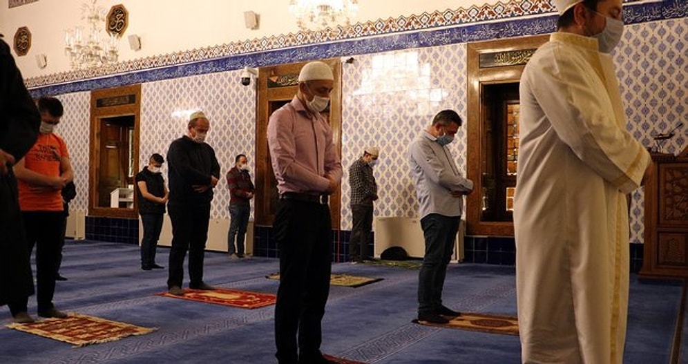 (2021 Kurban Bayramı) Namazı Kaçta Kılınacak? İşte Diyanet'in Açıkladığı Tüm Şehirlerin Bayram Namazı Saatleri