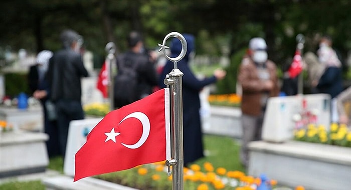 Mansur Yavaş: 'Kabristan Ziyaretlerine Gidemeyecek Şehit Ailelerimizin Ulaşımını Sağlayacağız'