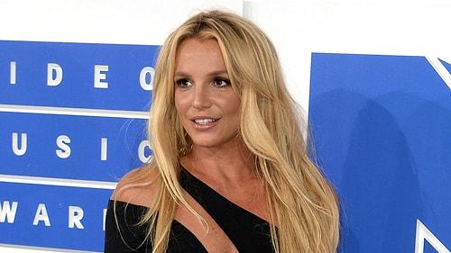 Uzun Süredir Ortalıklarda Görünmeyen Britney Spears Yaptığı Üstsüz Paylaşımlarla Ortalığı Yaktı!