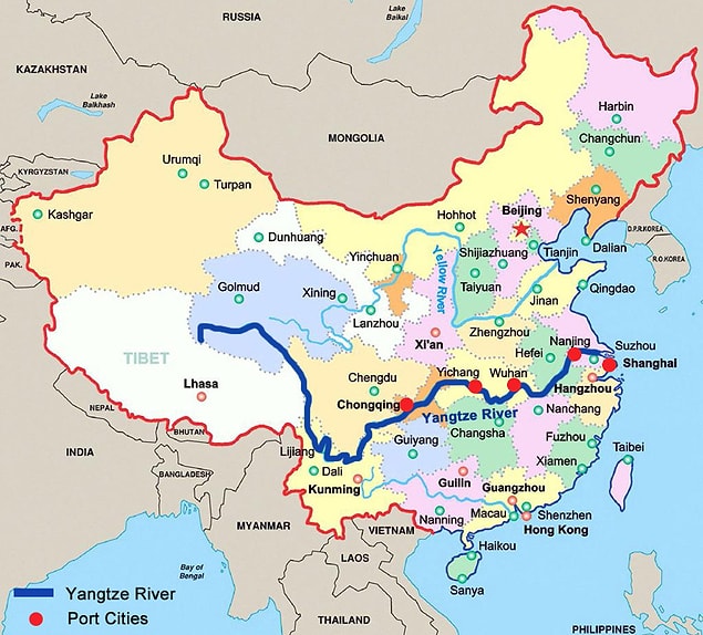 Büyük felaket, Nil ve Amazon'dan sonra dünyanın en uzun ırmağı olan Yangtze Nehri'nin taşmasıyla yaşandı.