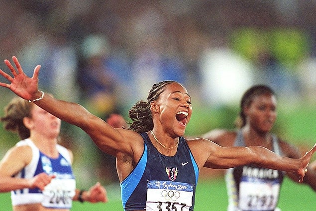 2000: Amerikalı yarışmacı Marion Jones steroid kullandığını kabul etti.