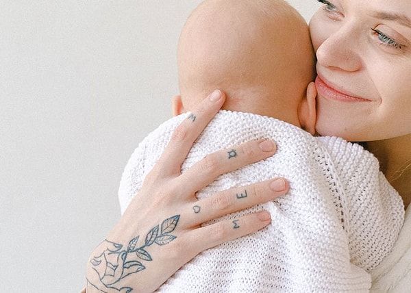 13. Я вынашивала своего ребенка 9 месяцев и родила ее, но все же она носит фамилию моего мужа