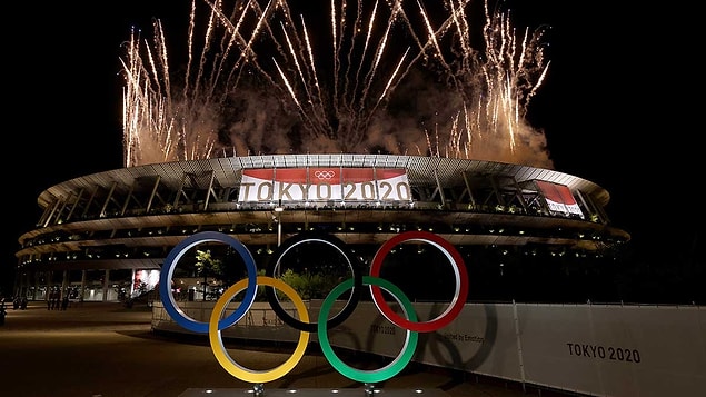 1 yıl ertelenmişti olimpiyatlar. Birçok sporcu için psikolojik performans düşüklükleri bu ertelemeden dolayı bildirdi birçok ülke yetkilileri.