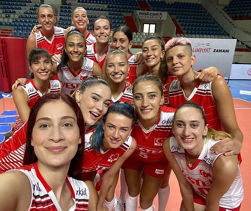 A Milli Kadın Voleybol Takımı Gururumuzun Başarılı ve Güzel Orta Oyuncusu Zehra Güneş