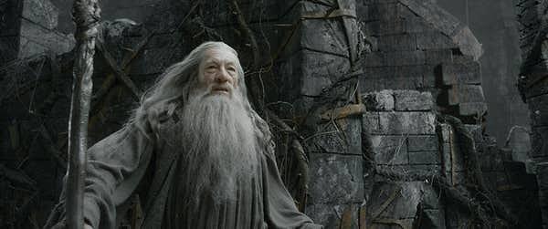 6. Ian McKellen "The Lord of the Rings" ve "The Hobbit" filmlerinde oynadığı Gandalf karakterinden pek hoşlanmadığını söyledi.