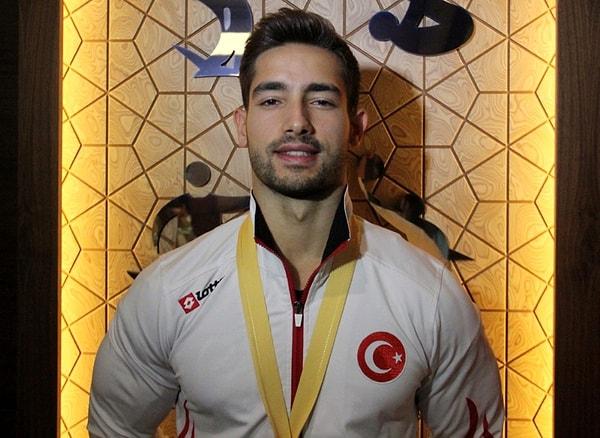 İbrahim Çolak ayrıca 2017’de düzenlenen Avustralya Dünya Kupası'nda halka branşında yaptığı hareketle, Uluslararası Jimnastik Federasyonu (FIG) tarafından soyadıyla birlikte literatüre geçirildi. “The Colak” olarak adlandırılan hareketi ile de aynı zamanda Türk sporunun gurur kaynağı oldu.