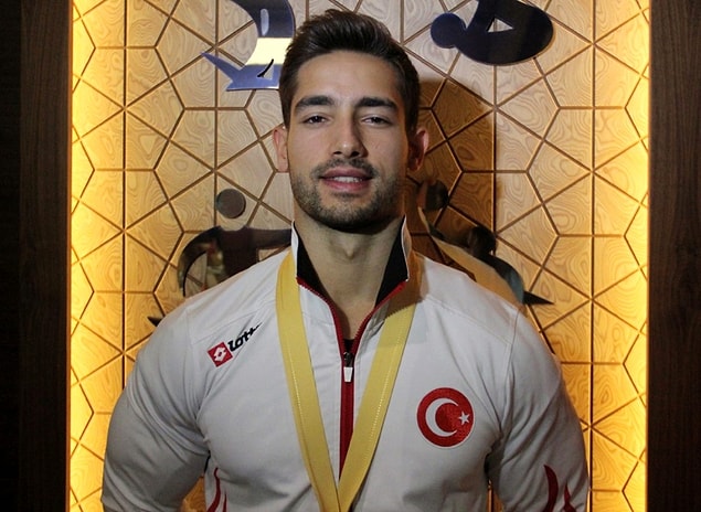 İbrahim Çolak ayrıca 2017’de düzenlenen Avustralya Dünya Kupası'nda halka branşında yaptığı hareketle, Uluslararası Jimnastik Federasyonu (FIG) tarafından soyadıyla birlikte literatüre geçirildi. “The Colak” olarak adlandırılan hareketi ile de aynı zamanda Türk sporunun gurur kaynağı oldu.