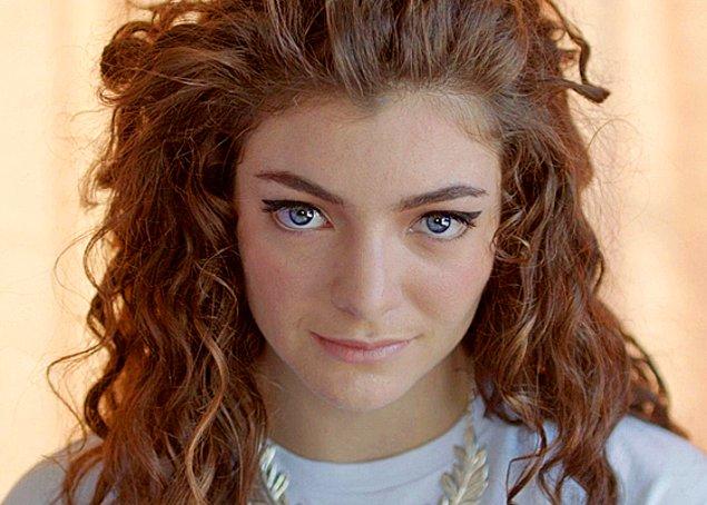 10. Lorde, en büyük hiti 'Royals'ın ırkçı göndermeleri olduğunu kabul ediyor.