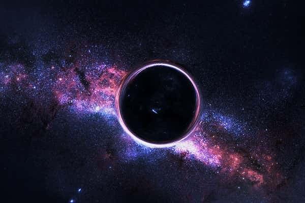 Aktif bir kara deliğin olay ufkunun hemen dışında korona ismi verilen bir yapı yer alıyor.