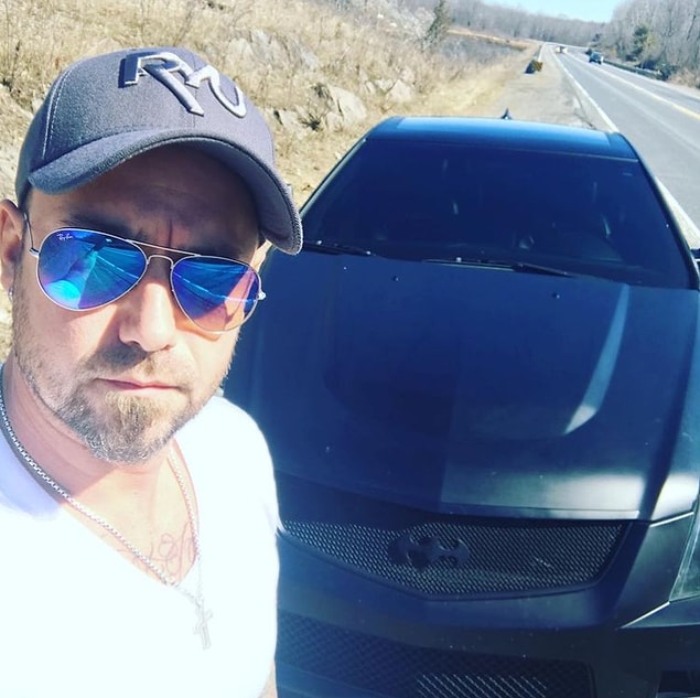 8. 2011 yılında, Justin Bieber bir Cadillac CTS-V satın aldı ve onu yaklaşık 250.000$ değerinde özel bir Batmobil'e dönüştürdü.