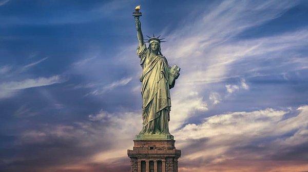 5. Dünyanın en ünlü anıtlarından biri olan Özgürlük Heykelini 1886 yılında ABD'ye hediye eden ülke hangisidir?