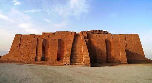 8. Ur Zigguratı/ Irak