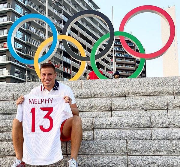 Birçok sporcu, Olimpiyat Köyü'ndeki deneyimlerini sosyal medyada büyük bir heyecanla paylaşıyor ve bunlardan biri de ABD'li ragbi oyuncusu Cody Melphy.