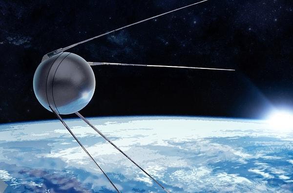 Mesela uydular orman yangınları ile mücadelede önemli teknolojilerden biriyken Ruslar uzaya Sputnik uydusunu çoktan yolladı.