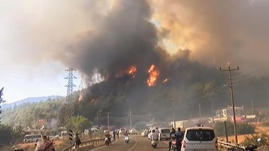 Marmaris'te Yangında 5. Gün! Alevlerin Sardığı Hisarönü Halkı Bölgeyi Terk Ediyor...