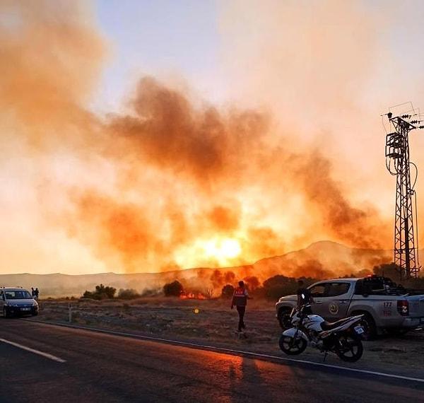 Ankara Nallıhan'da Korkutan Yangın