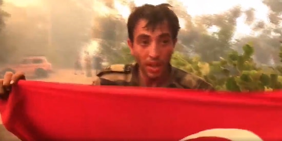 Yardıma Gelen Azerbaycanlı Asker: 'Ev Yanıyordu İçeri Girdim İnsan Yoktu Ben de Türk Bayrağını Çıkardım'